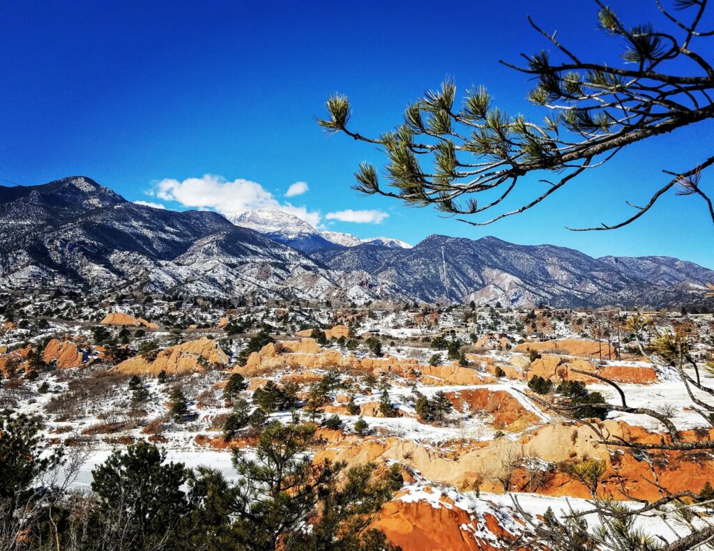 Discover 5 Scenic Winter Photo Spots in Colorado Springs