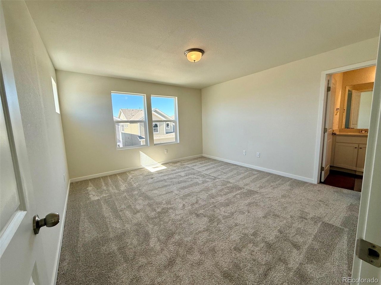 789 N Carrie St photo 17